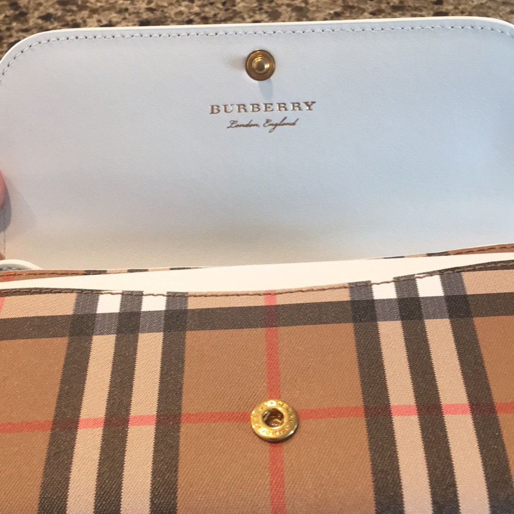 “ SOLD “ NWT Burberry Vintage Check Wallet - Picture 7 of 8